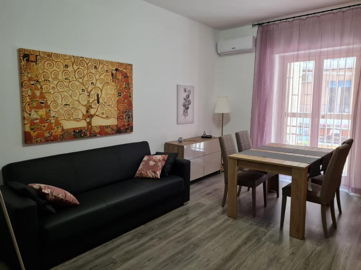 Dr House Apartment 卡塔尼亚 外观 照片